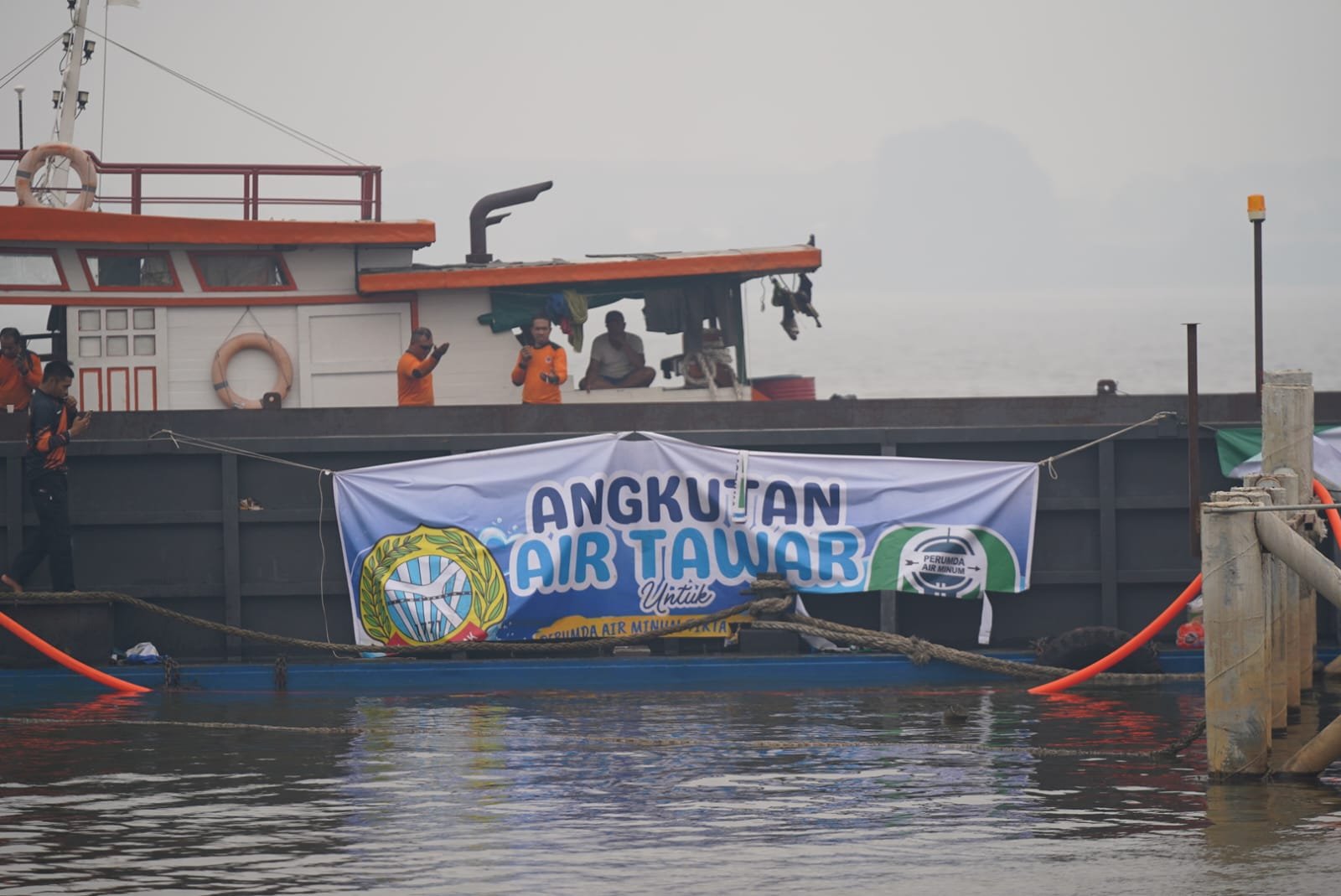 1,1 Juta Liter Air Tawar Tiba di Pontianak, Disiapkan untuk Penuhi Kebutuhan Warga