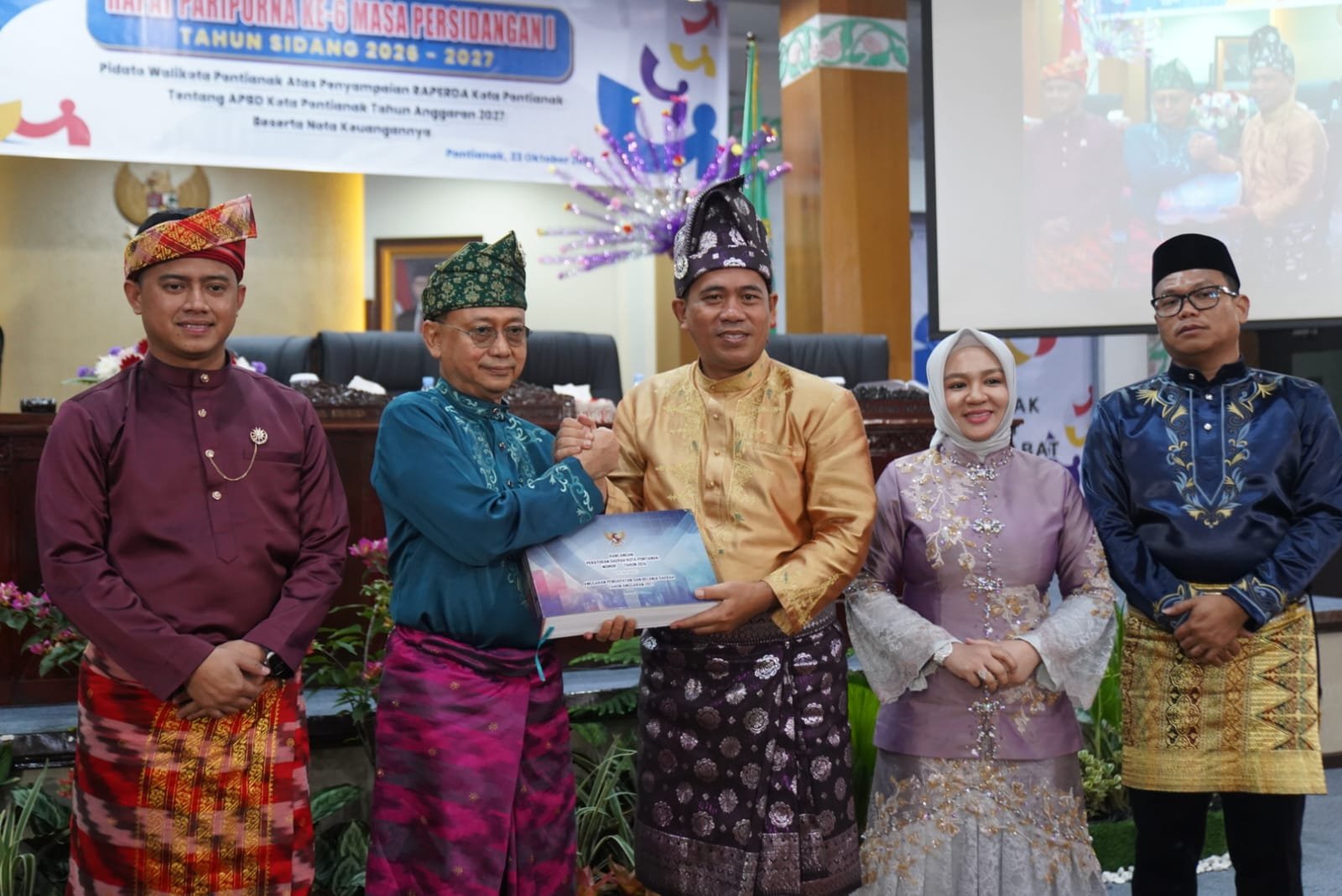 Wali Kota Pontianak Edi Rusdi Kamtono dalam  Pidato Wali Kota Pontianak atas Penyampaian Raperda Kota Pontianak tentang APBD Kota Pontianak Tahun Anggaran 2027 beserta Nota Keuangannya di DPRD Pontianak, Jumat (23/10/2026).HALKALBAR.ID/Istimewa.